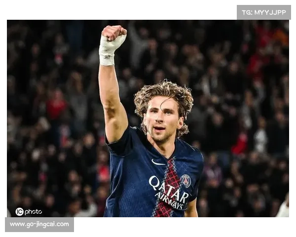 巴黎圣日耳曼1-0客胜欧塞尔,巴尔科拉制胜球助球队登顶积分榜 巴黎圣日耳曼1-0客胜欧塞尔,巴尔科拉制胜球助球队登顶积分榜